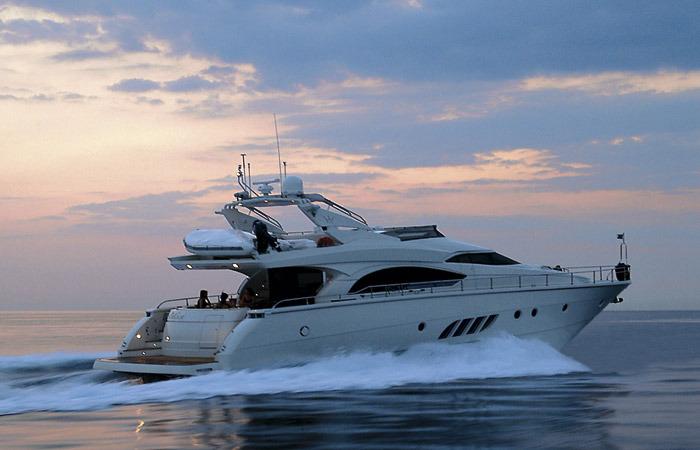 yacht X-Treme