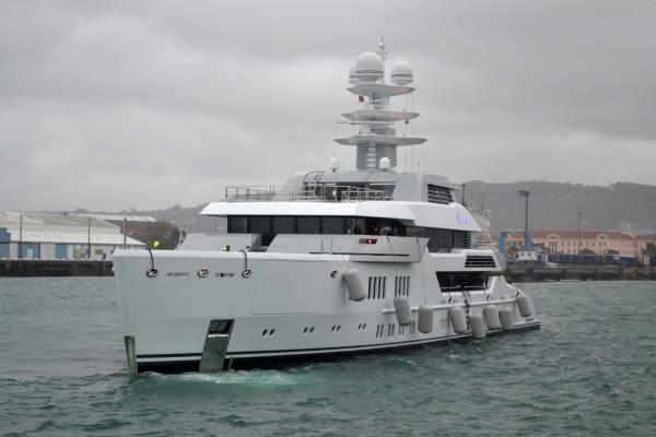 yacht Elysian