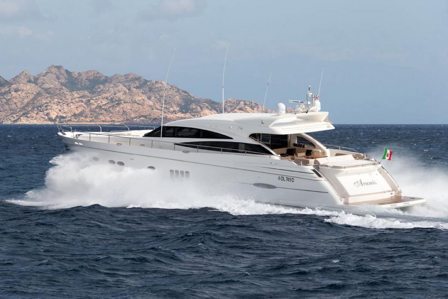 yacht Aramis