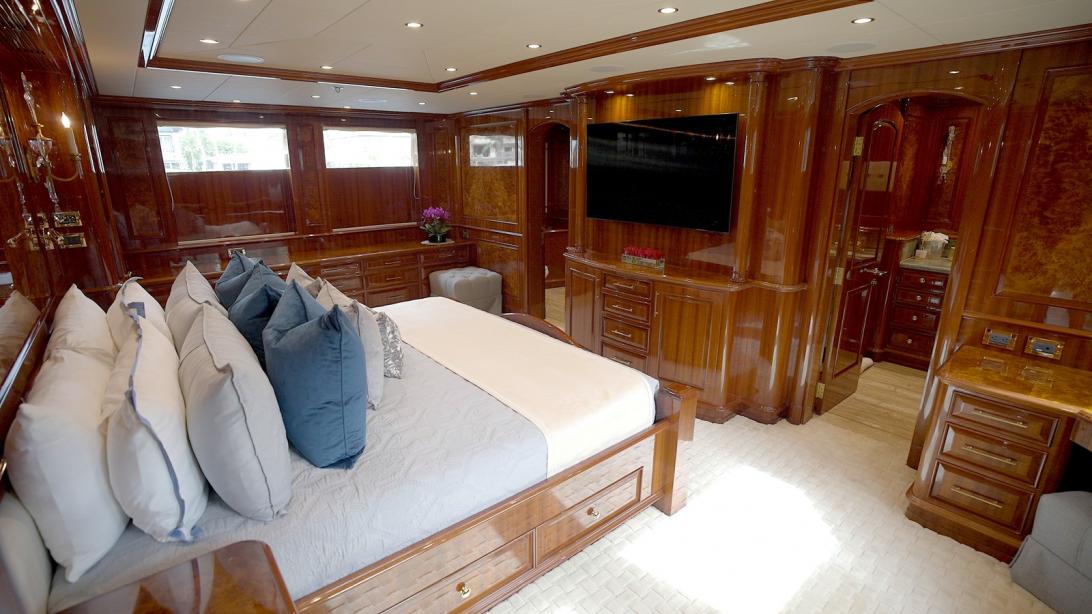 yacht Homecoming