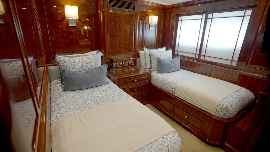 yacht Homecoming