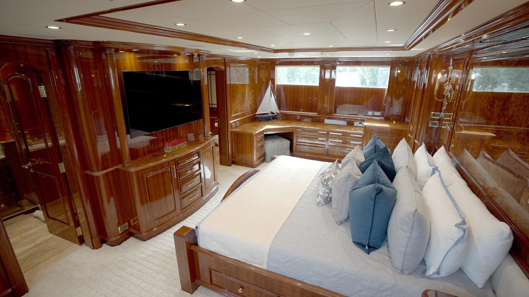 yacht Homecoming