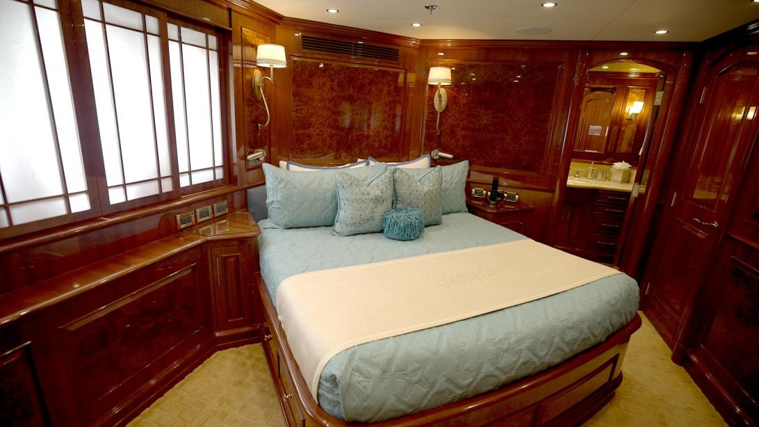 yacht Homecoming