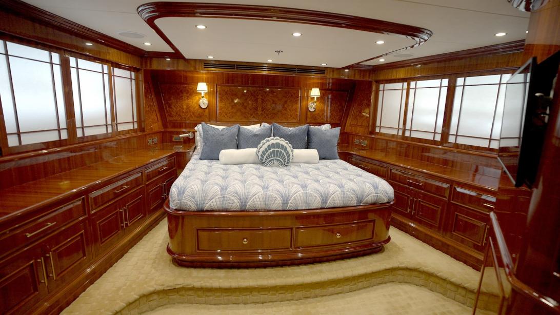 yacht Homecoming