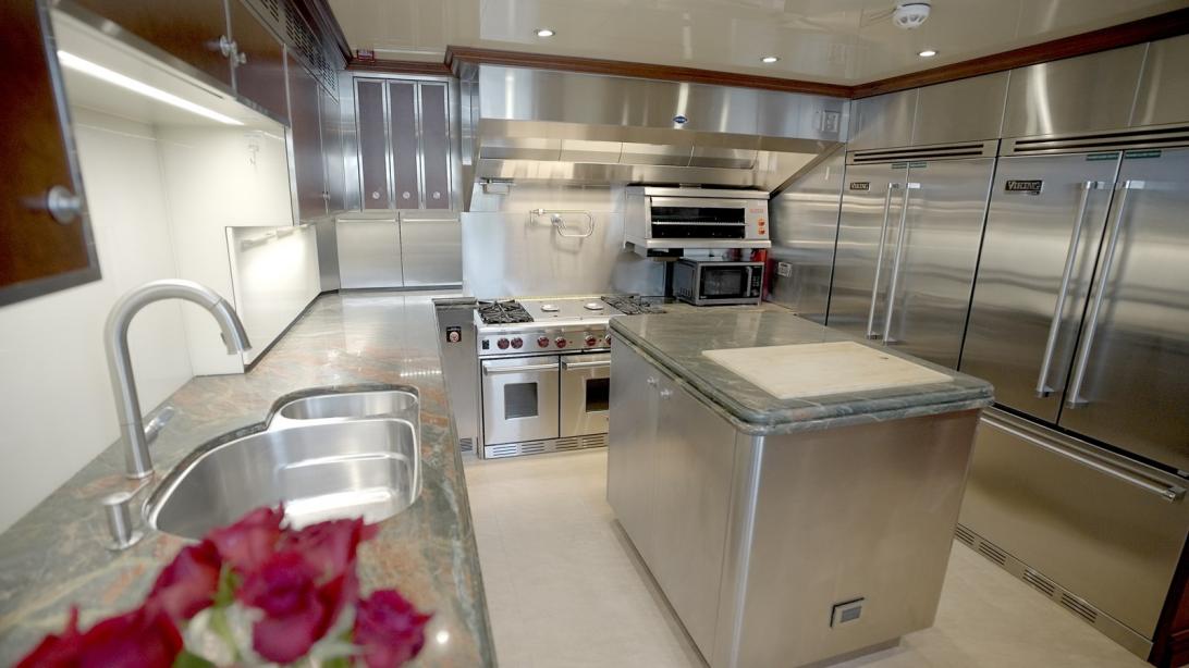 yacht Homecoming