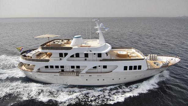 yacht Evergreen V