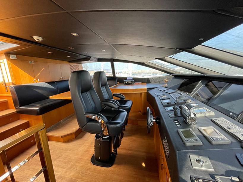 yacht Maaos