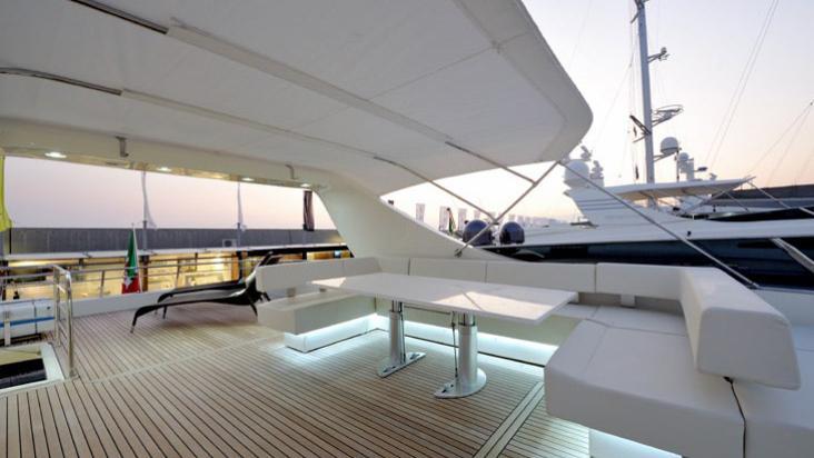 yacht Ellisium