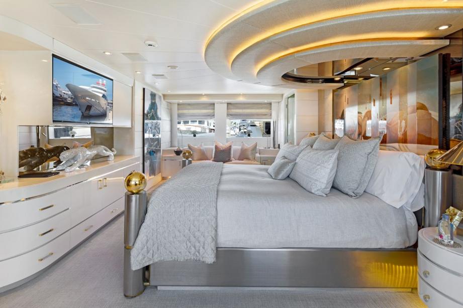 yacht Invision