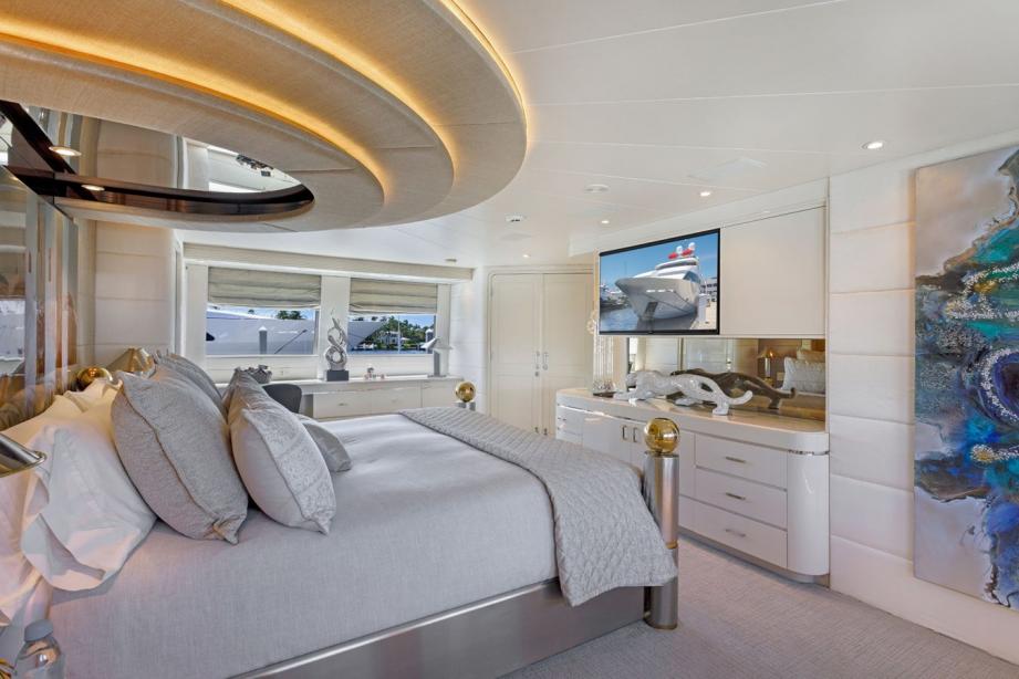 yacht Invision