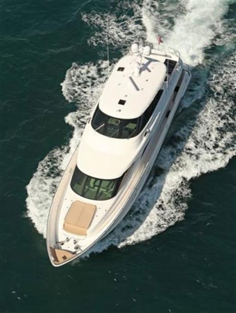 yacht Lucky Dog