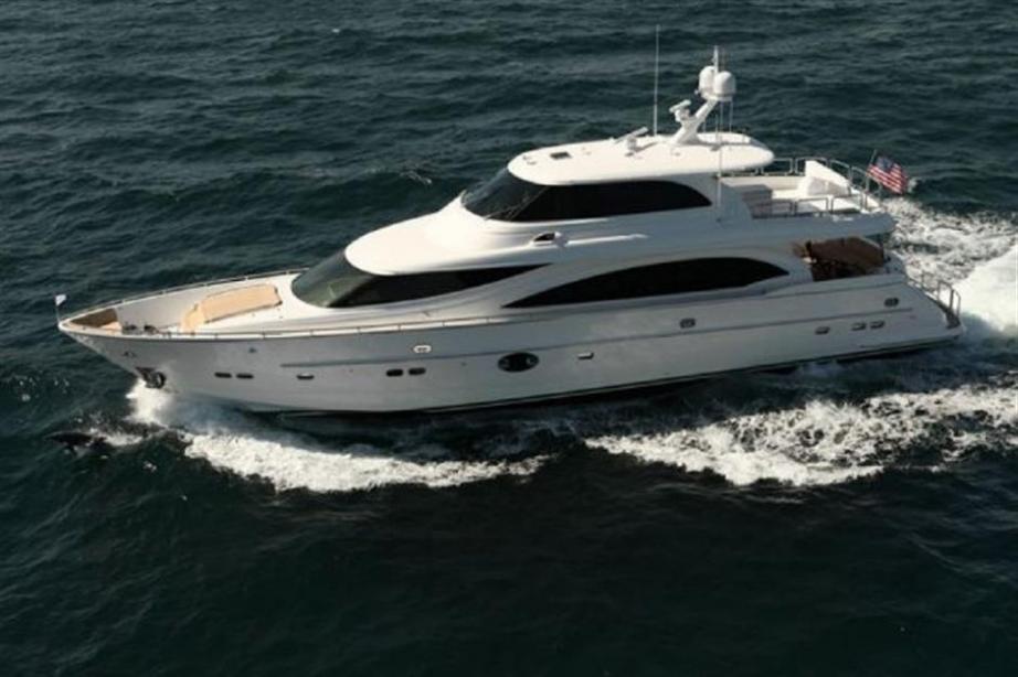 yacht Lucky Dog