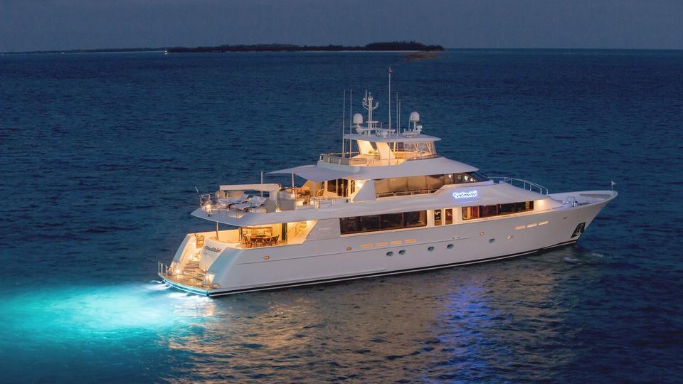 yacht All Inn