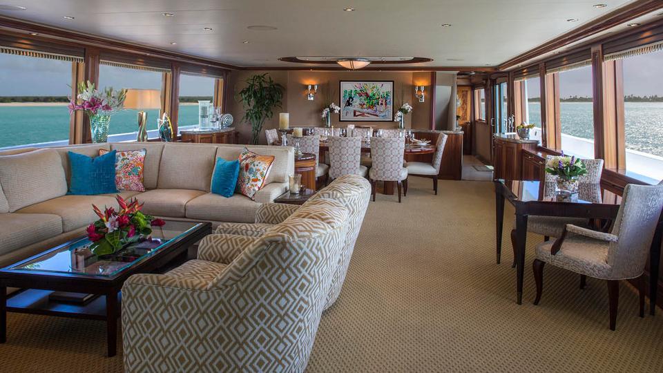 yacht All Inn