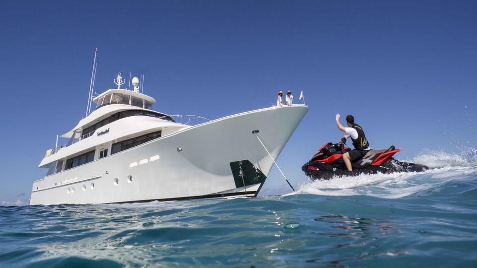 yacht All Inn