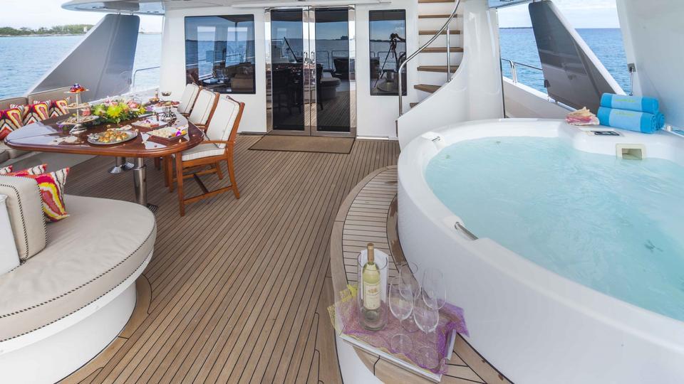 yacht All Inn