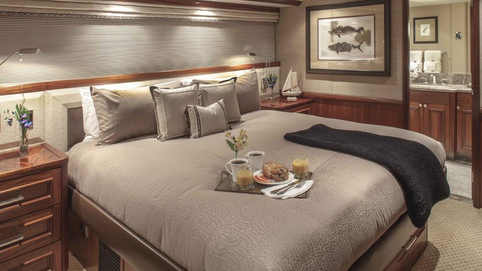 yacht All Inn