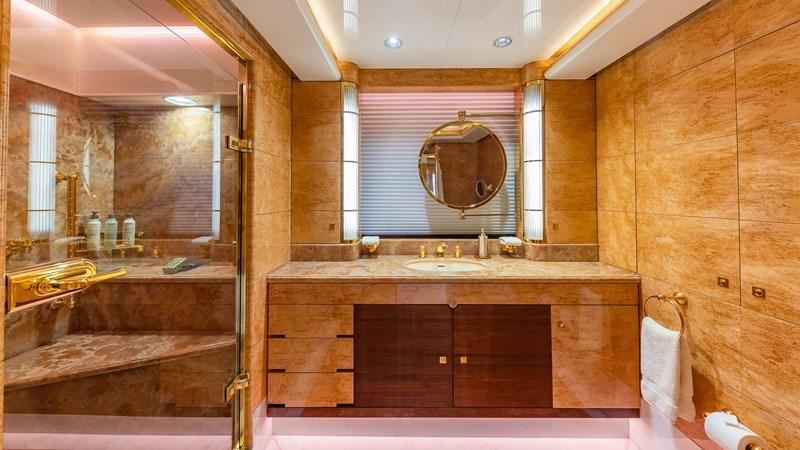yacht Amadeus