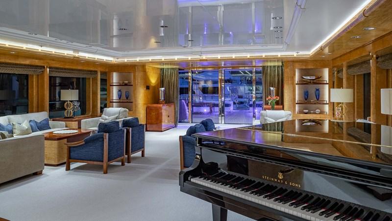 yacht Amadeus