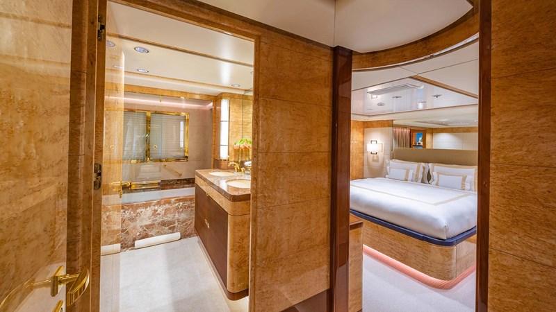 yacht Amadeus