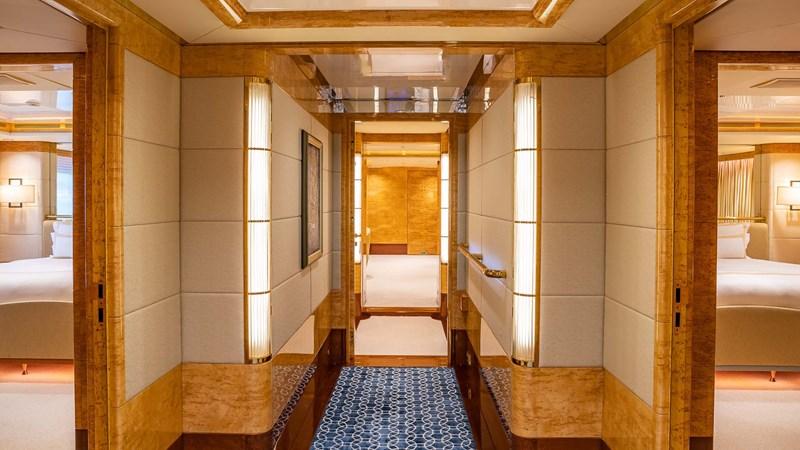 yacht Amadeus