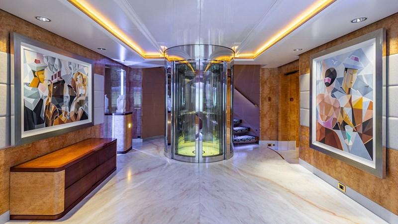 yacht Amadeus