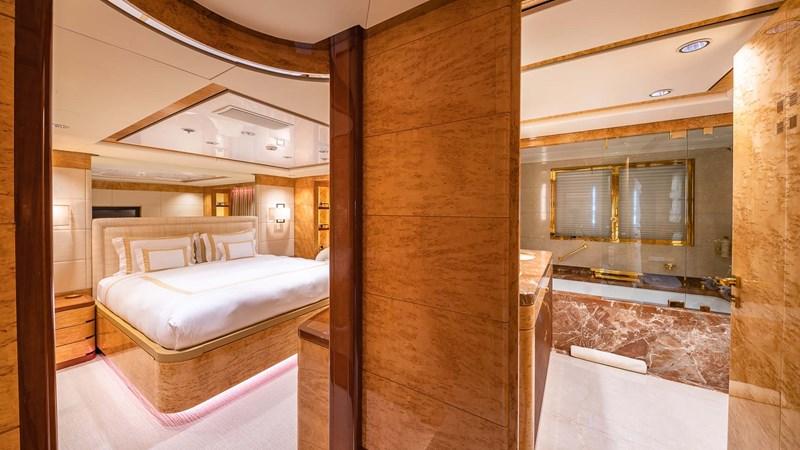 yacht Amadeus