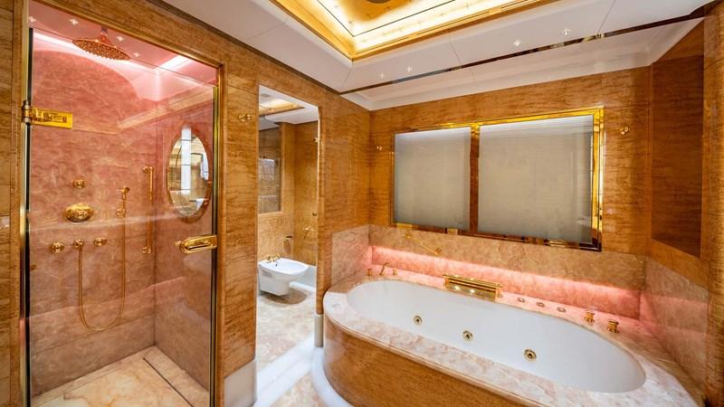 yacht Amadeus