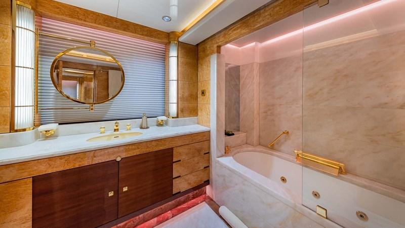 yacht Amadeus