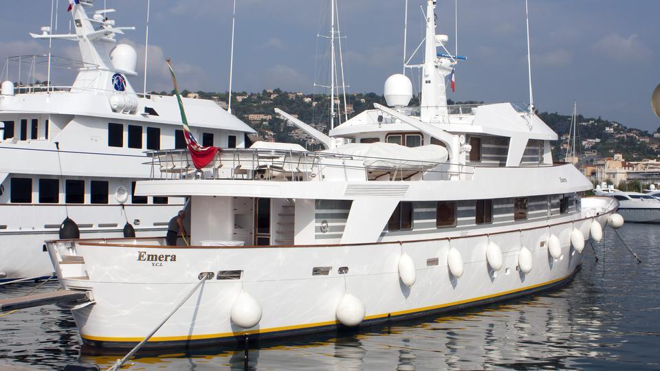 yacht Emera