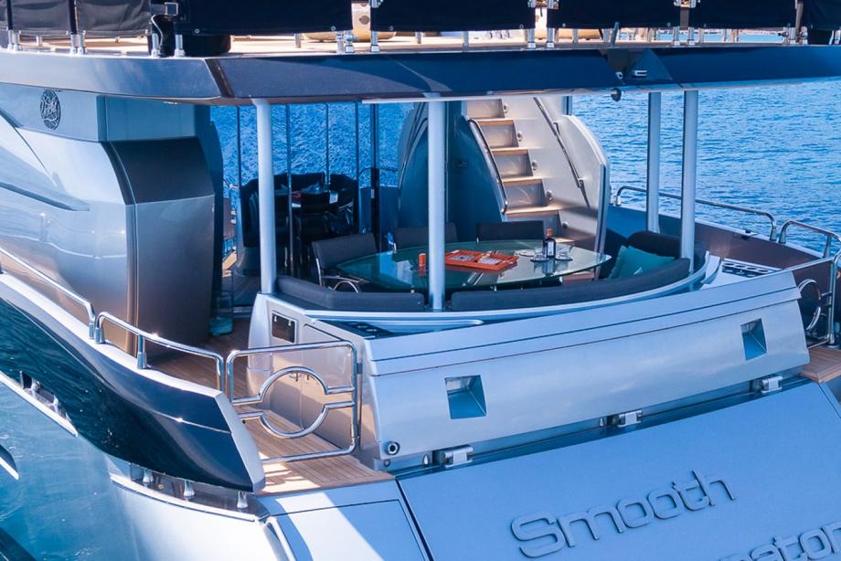 yacht Smooth Operator