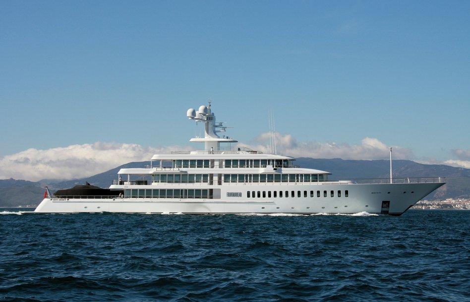 yacht Fountainhead