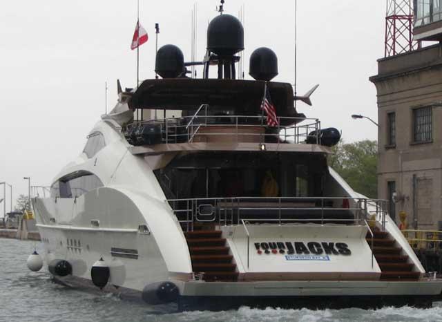 yacht Four Jacks