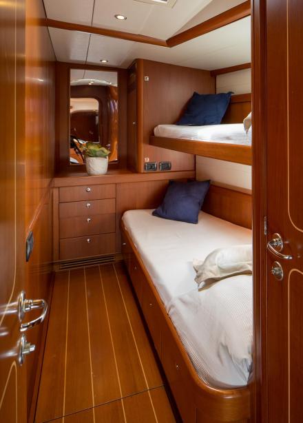 yacht Elise Whisper