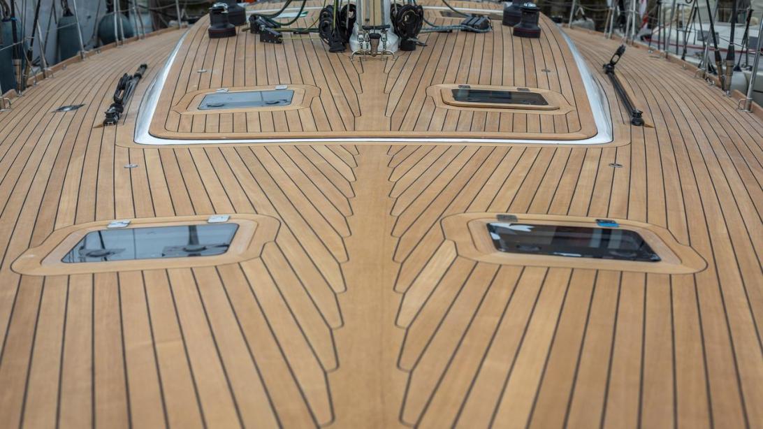 yacht Elise Whisper