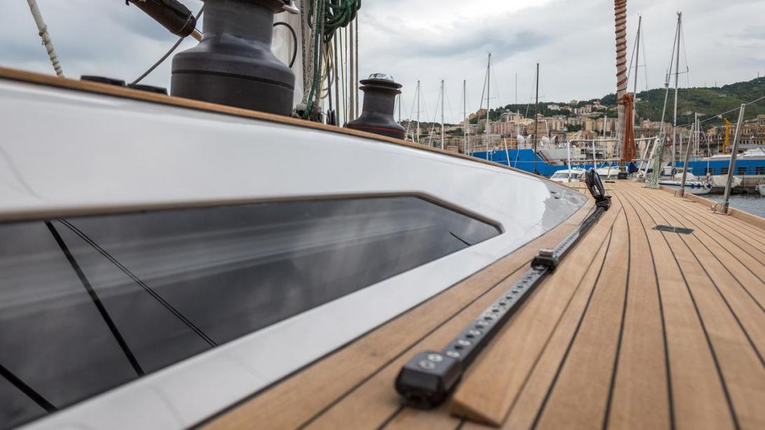 yacht Elise Whisper