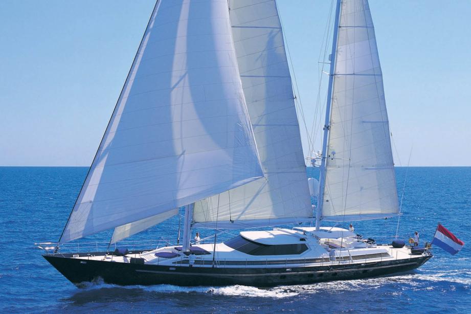 yacht La Cattiva