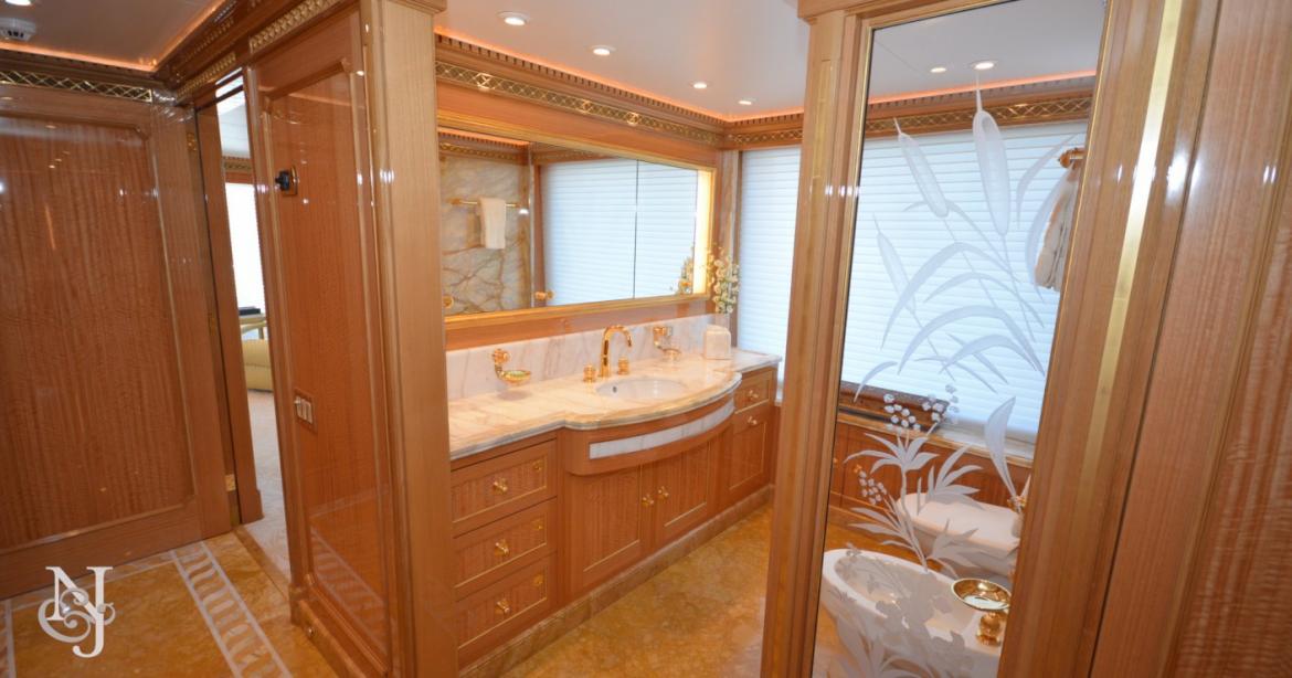 yacht Gallant Lady