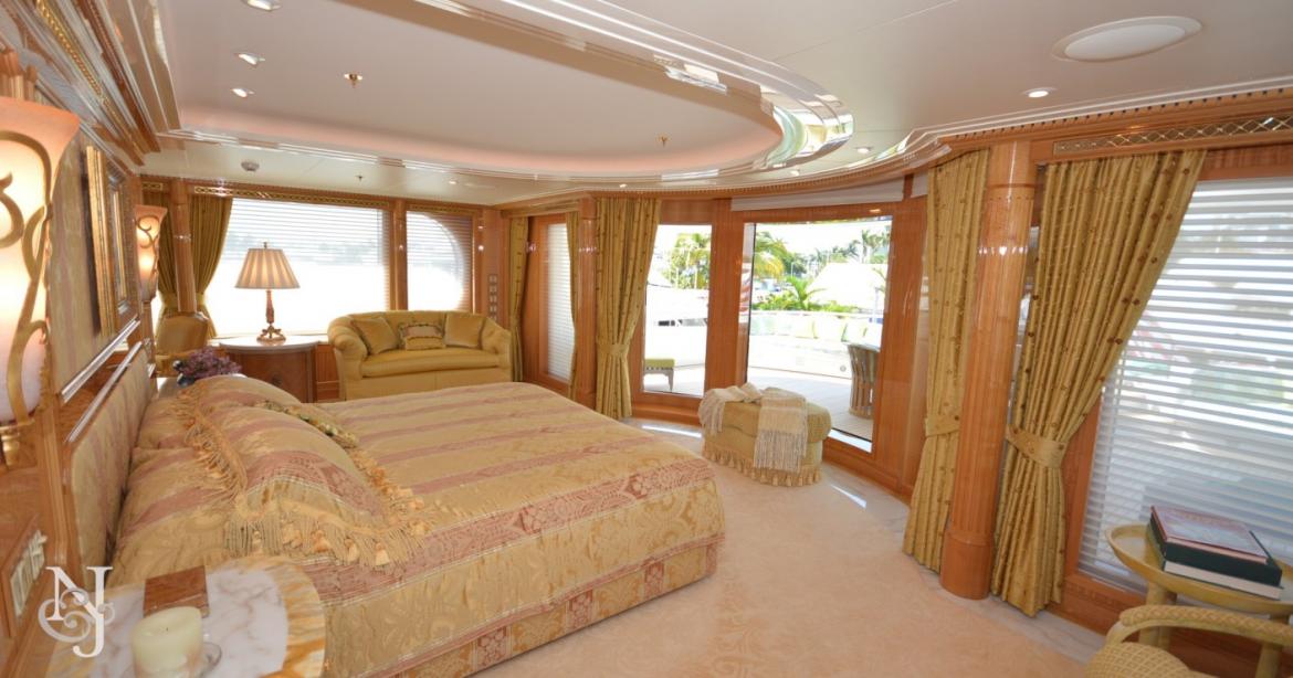 yacht Gallant Lady