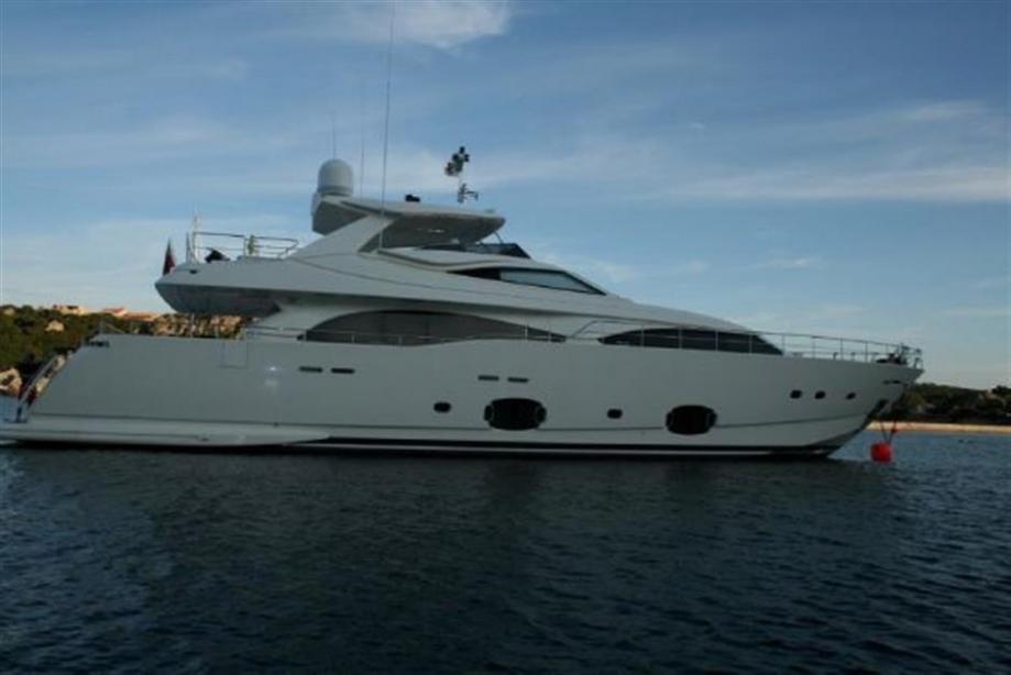 yacht Fifteen