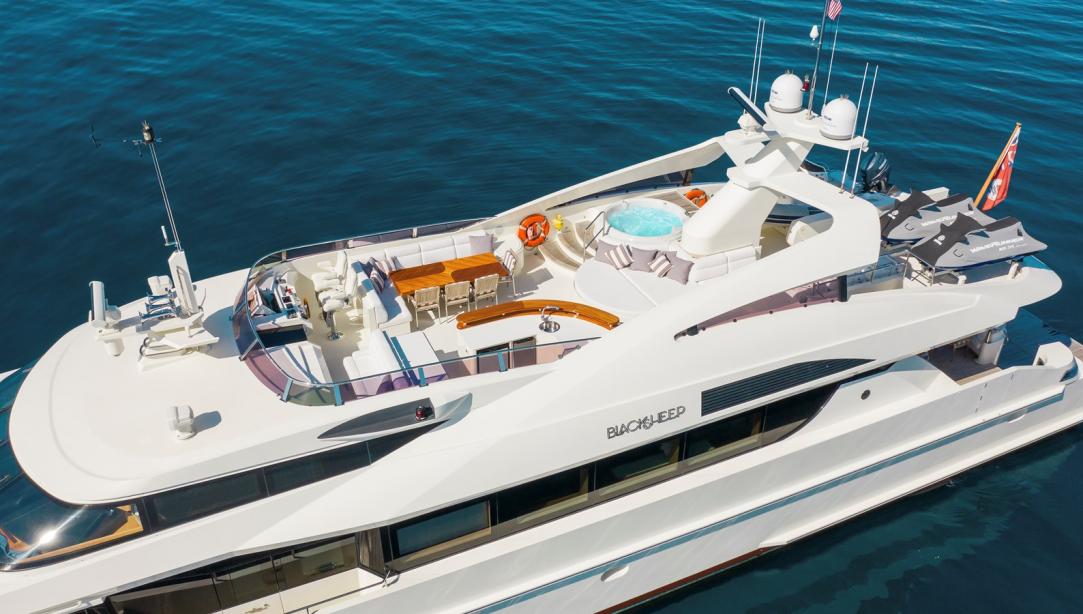 yacht Blacksheep