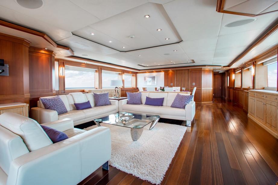 yacht Blacksheep