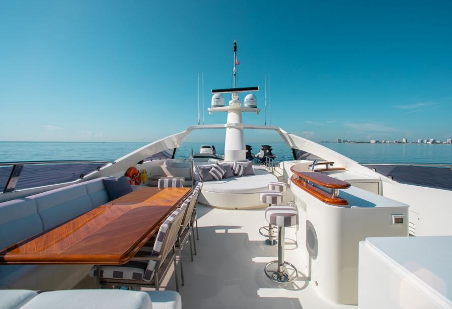 yacht Blacksheep
