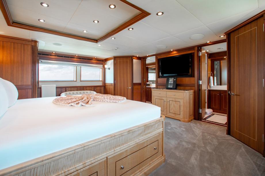 yacht Blacksheep