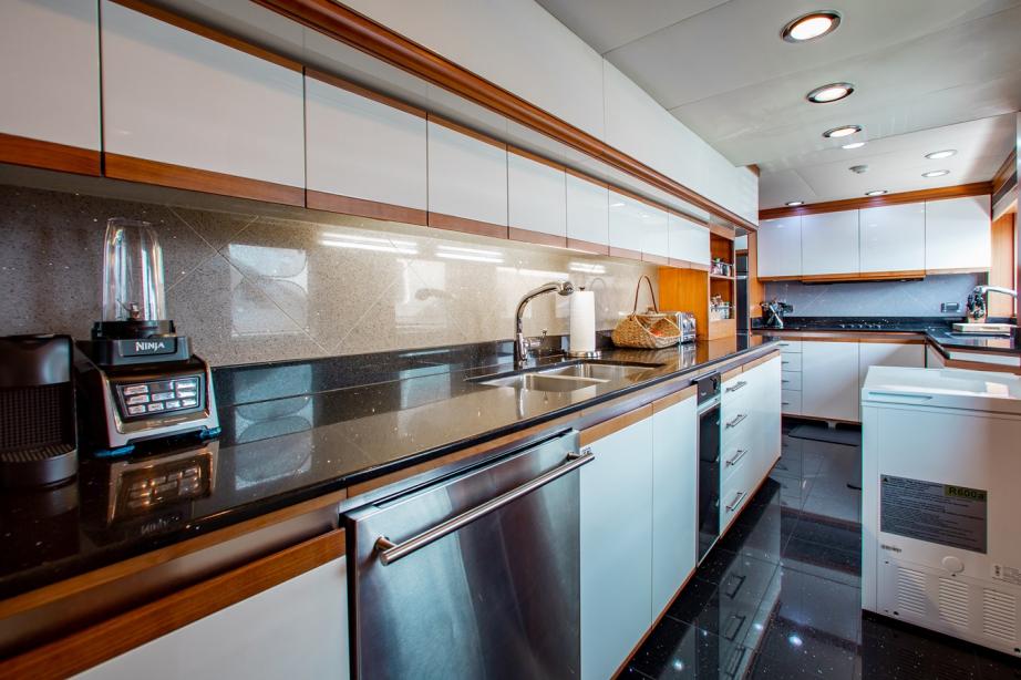 yacht Blacksheep