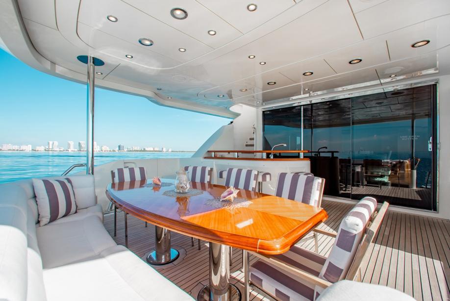 yacht Blacksheep