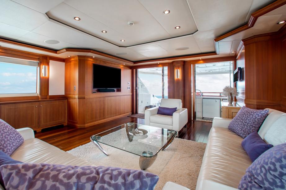 yacht Blacksheep