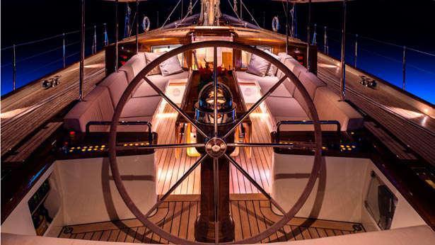 yacht Pumula