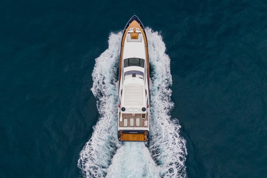 yacht Solstice