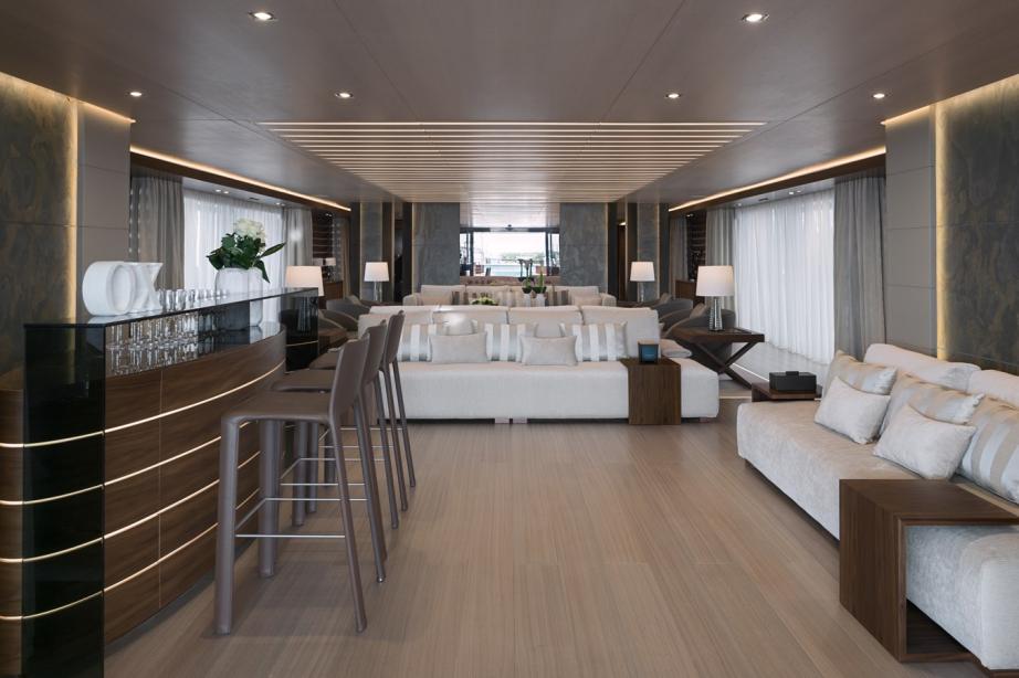 yacht Utopia IV